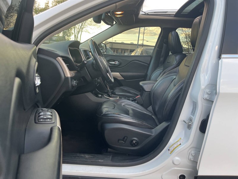 Jeep Cherokee Vehicle Image 06