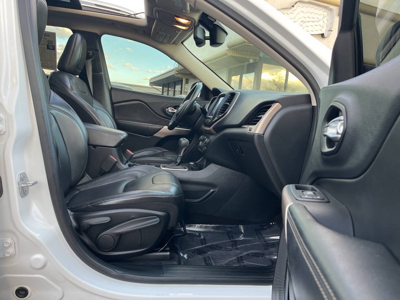 Jeep Cherokee Vehicle Image 11