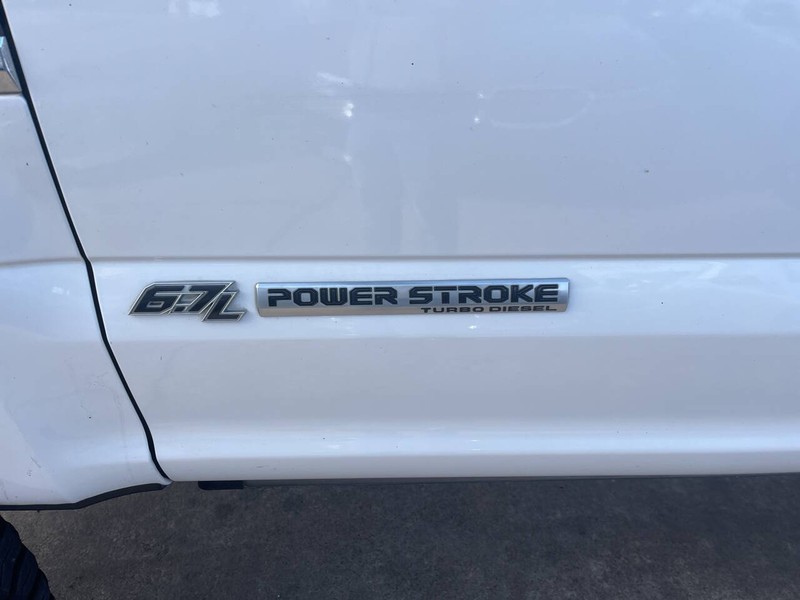 Ford Super Duty F-250 SRW Vehicle Image 09