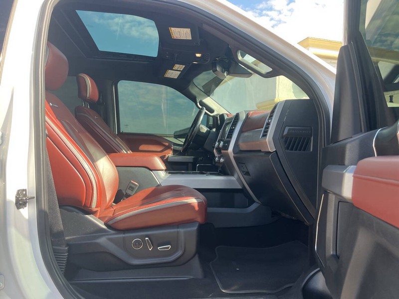 Ford Super Duty F-250 SRW Vehicle Image 12