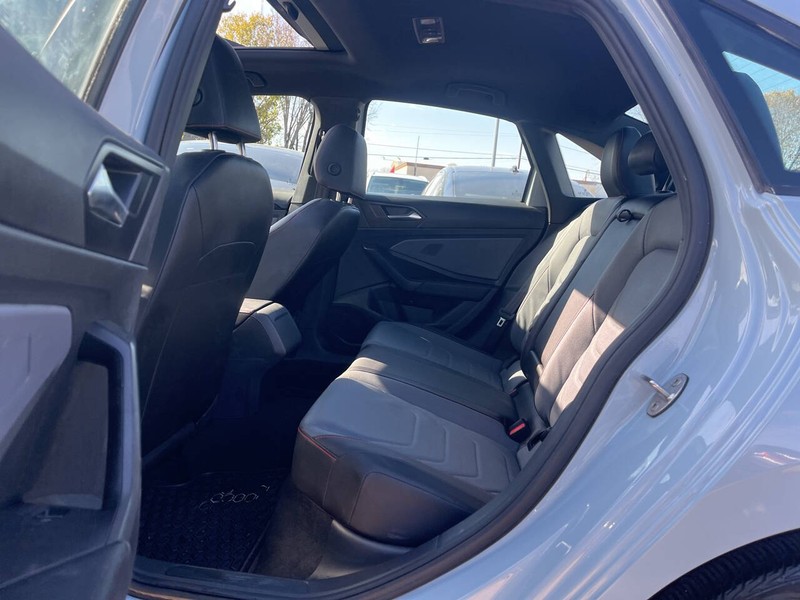 Volkswagen Jetta GLI Vehicle Image 08