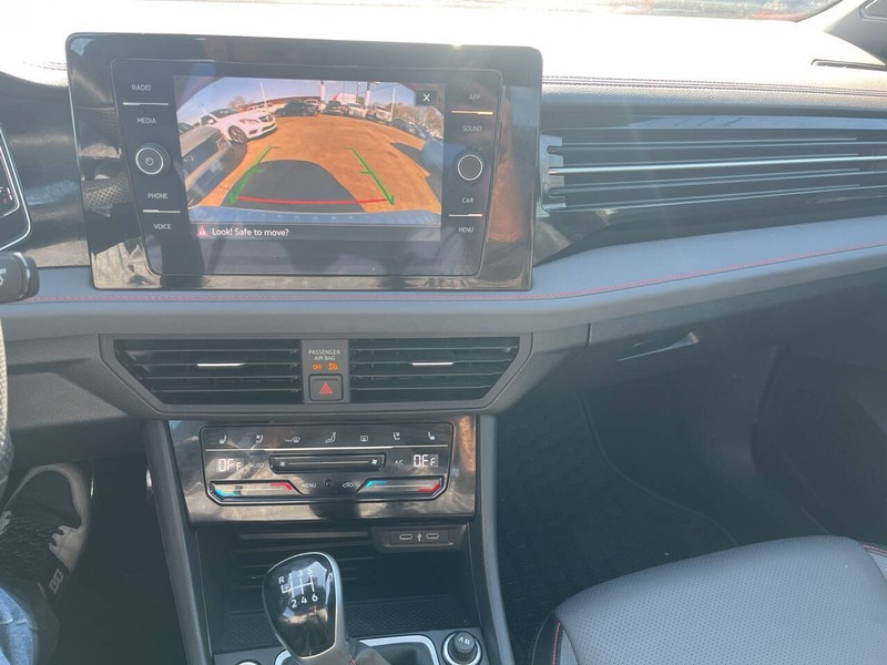 Volkswagen Jetta GLI Vehicle Image 12