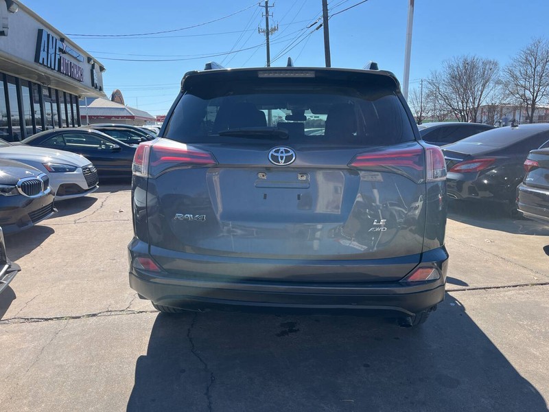 Toyota RAV4 Vehicle Image 05