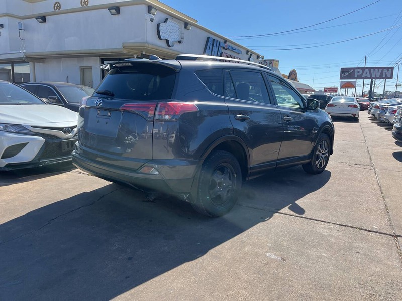 Toyota RAV4 Vehicle Image 07