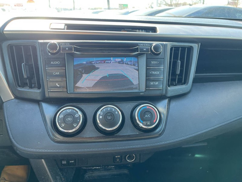 Toyota RAV4 Vehicle Image 13