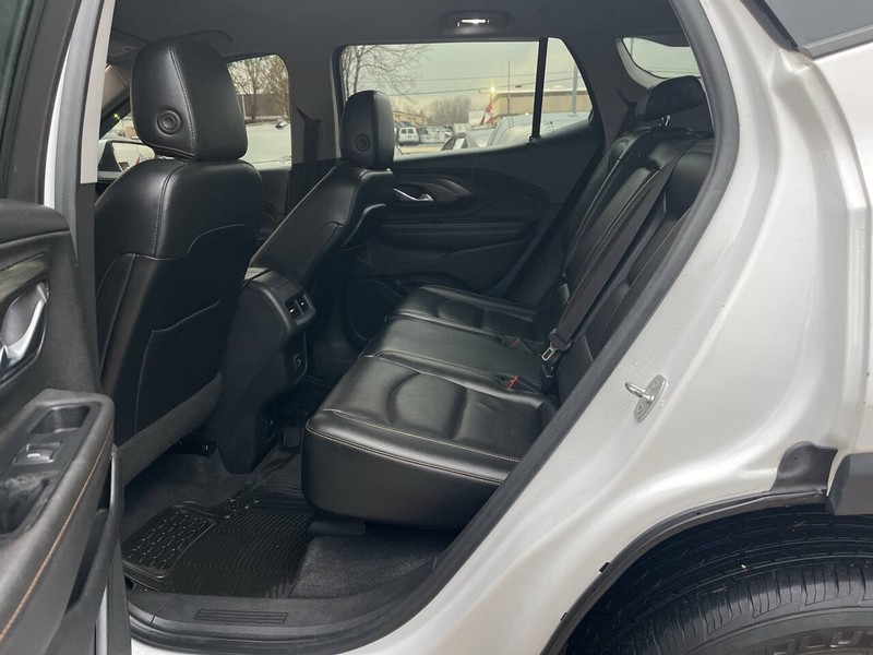 GMC Terrain Vehicle Image 08