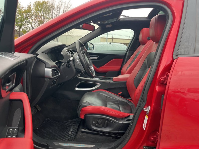 Jaguar F-PACE Vehicle Image 07