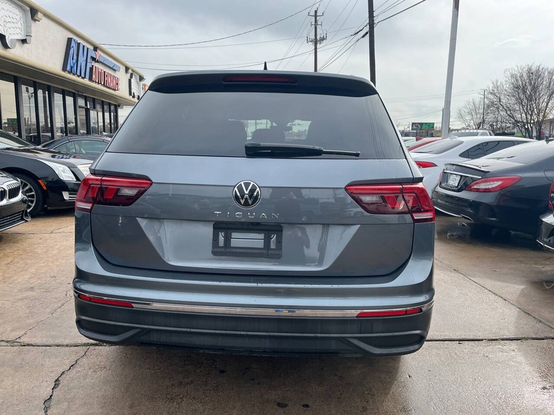 Volkswagen Tiguan Vehicle Image 04