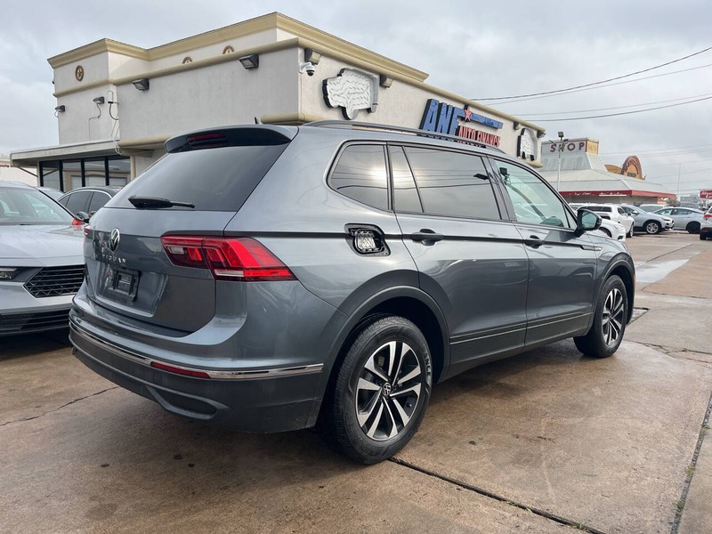 Volkswagen Tiguan Vehicle Image 05