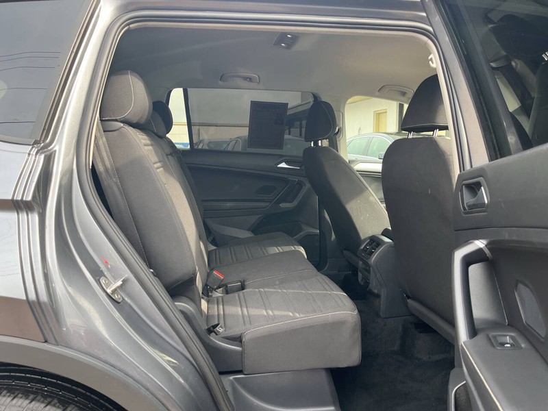 Volkswagen Tiguan Vehicle Image 11