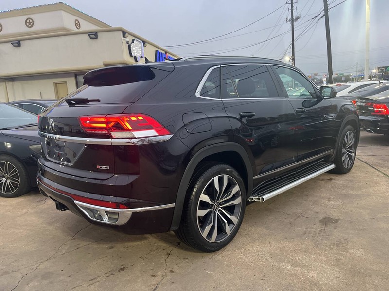 Volkswagen Atlas Cross Sport Vehicle Image 02