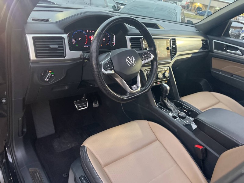 Volkswagen Atlas Cross Sport Vehicle Image 06