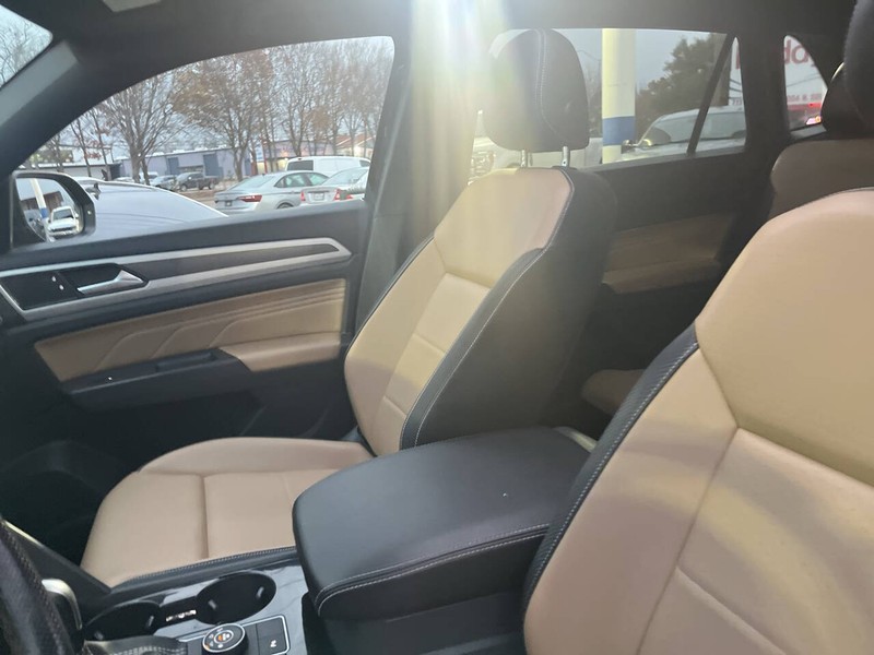 Volkswagen Atlas Cross Sport Vehicle Image 10