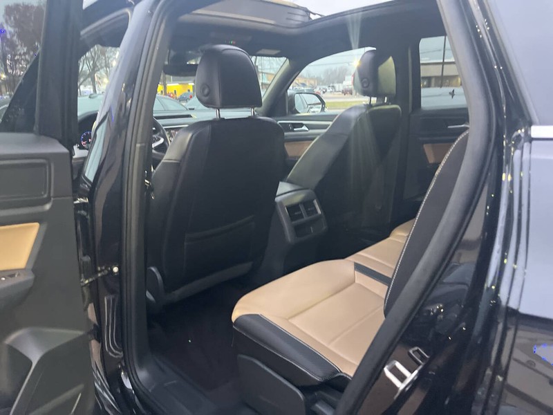 Volkswagen Atlas Cross Sport Vehicle Image 13