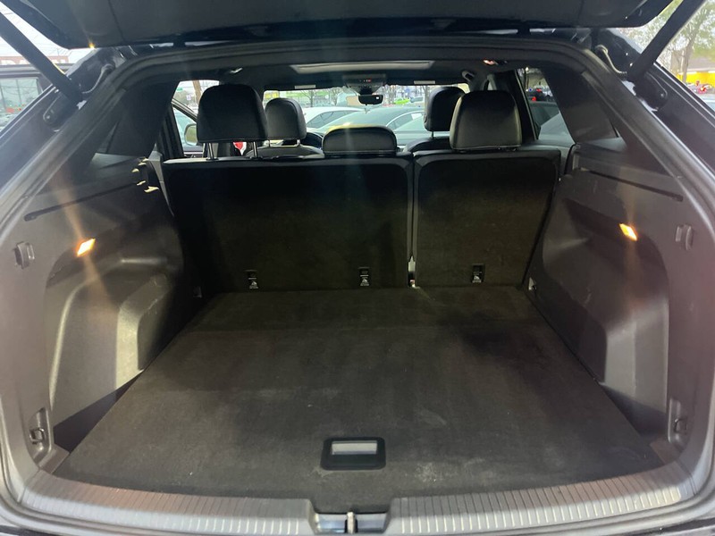 Volkswagen Atlas Cross Sport Vehicle Image 15