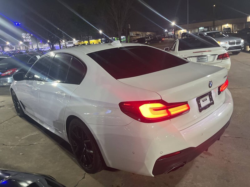 BMW 5 Series Vehicle Image 06