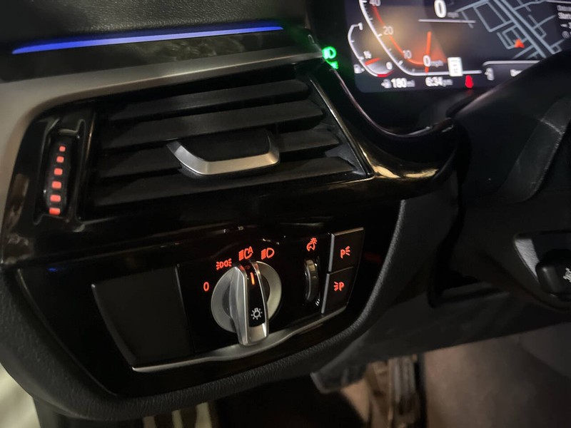 BMW 5 Series Vehicle Image 10