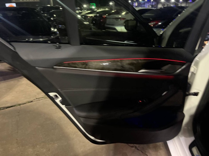 BMW 5 Series Vehicle Image 14