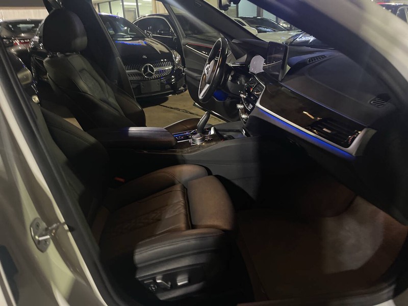 BMW 5 Series Vehicle Image 20