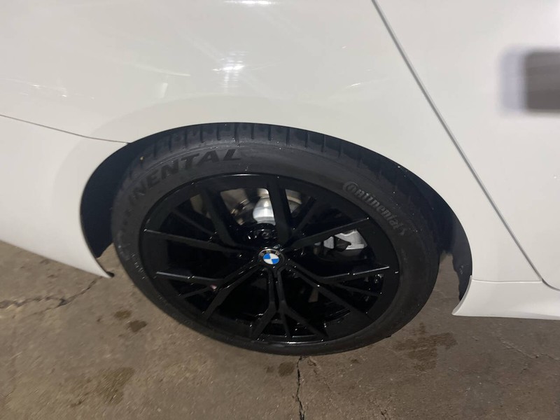 BMW 5 Series Vehicle Image 21