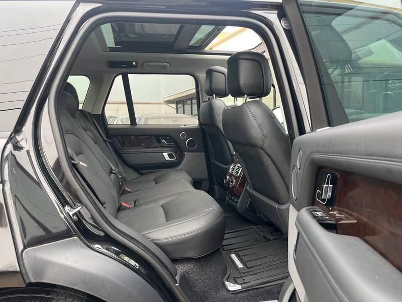 Land Rover Range Rover Vehicle Image 10