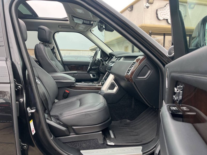 Land Rover Range Rover Vehicle Image 11