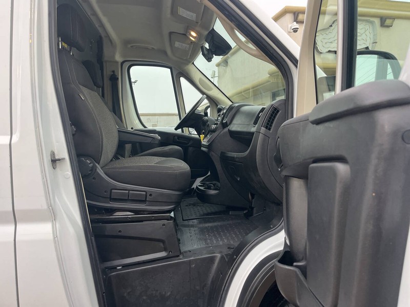 Ram ProMaster Cargo Van Vehicle Image 12
