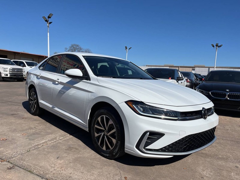 Volkswagen Jetta Vehicle Image 06