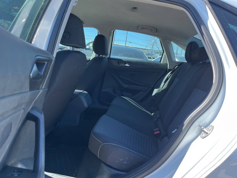 Volkswagen Jetta Vehicle Image 08