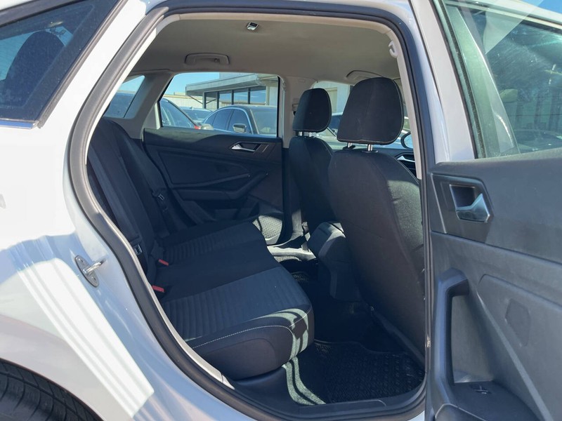 Volkswagen Jetta Vehicle Image 10