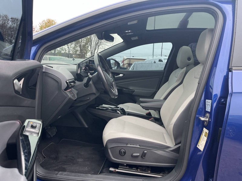 Volkswagen ID.4 Vehicle Image 07