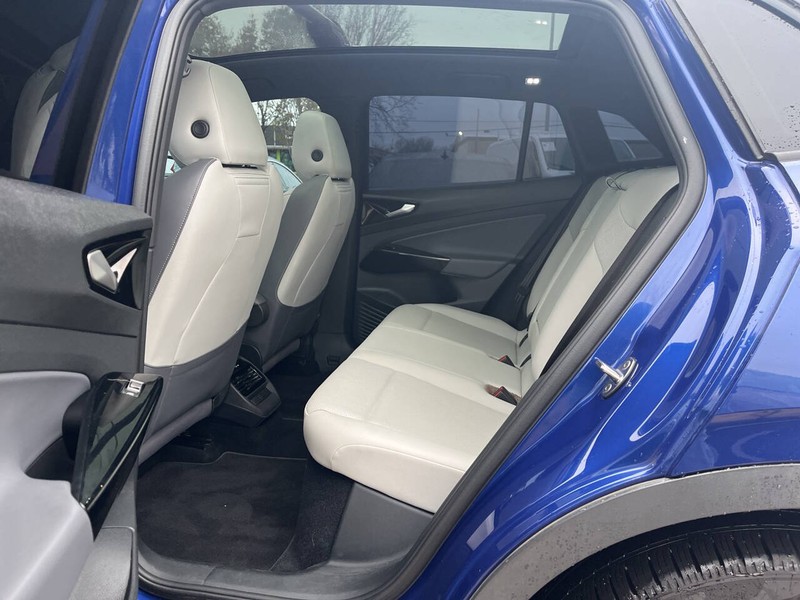 Volkswagen ID.4 Vehicle Image 08