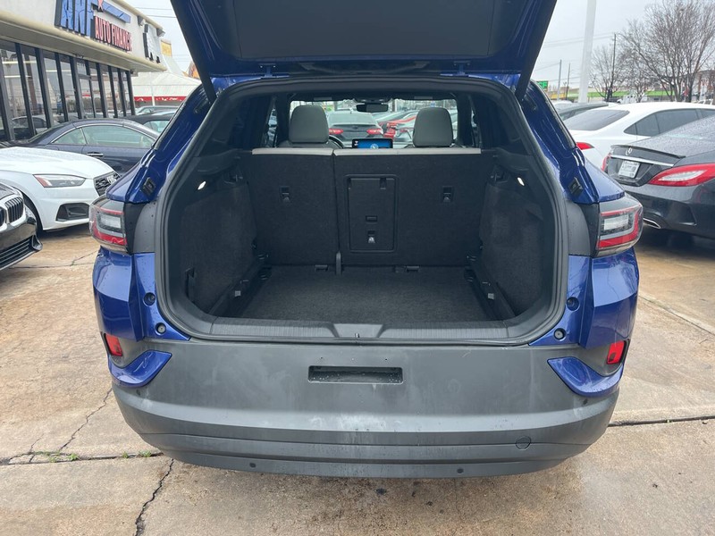 Volkswagen ID.4 Vehicle Image 09