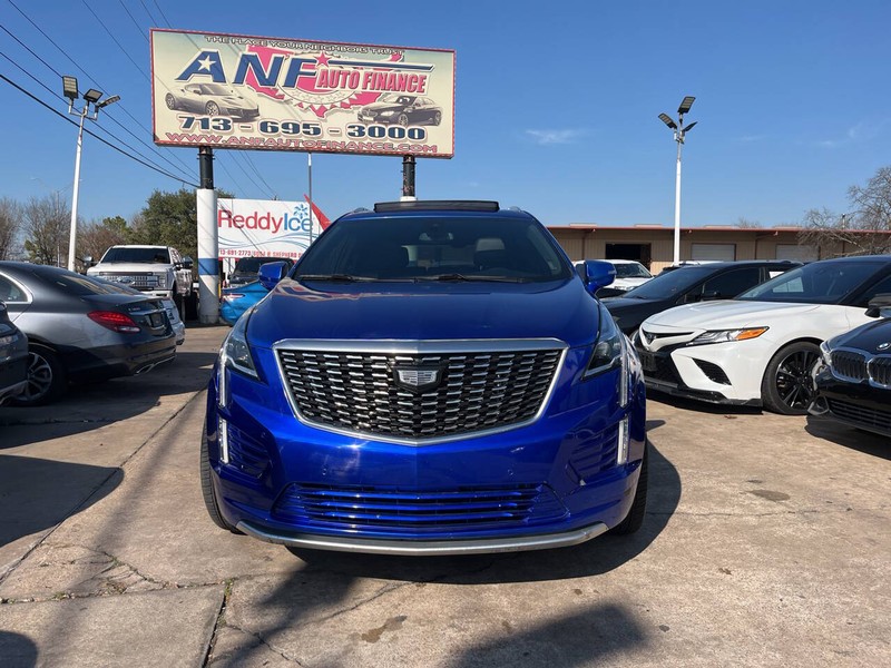 Cadillac XT5 Vehicle Image 02