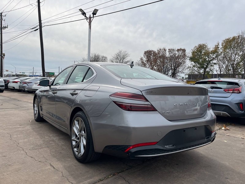 Genesis G70 Vehicle Image 04