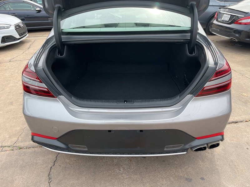 Genesis G70 Vehicle Image 10