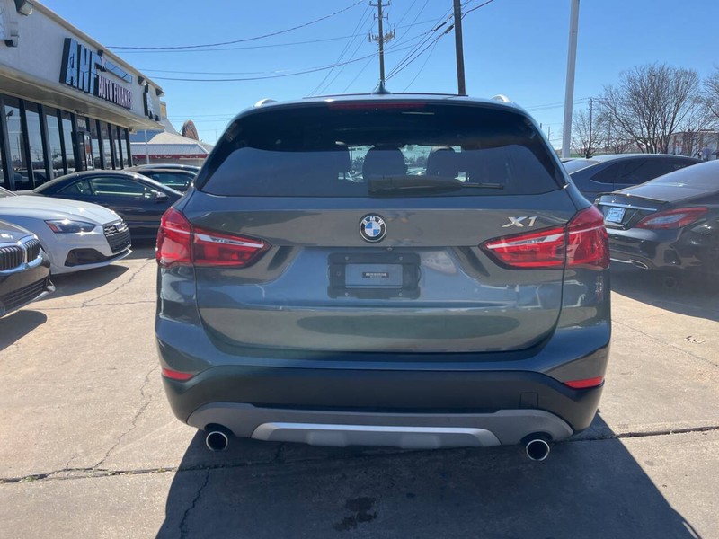 BMW X1 Vehicle Image 04