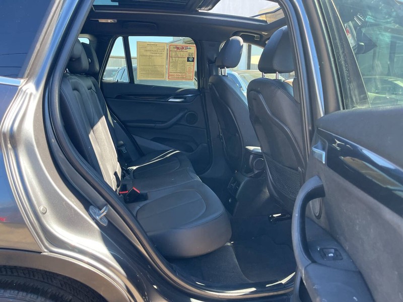 BMW X1 Vehicle Image 08