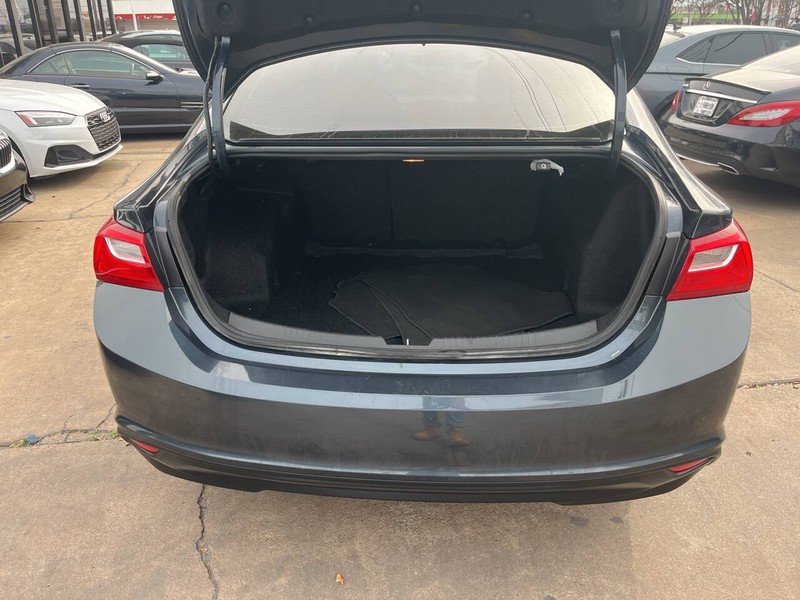 Chevrolet Malibu Vehicle Image 07