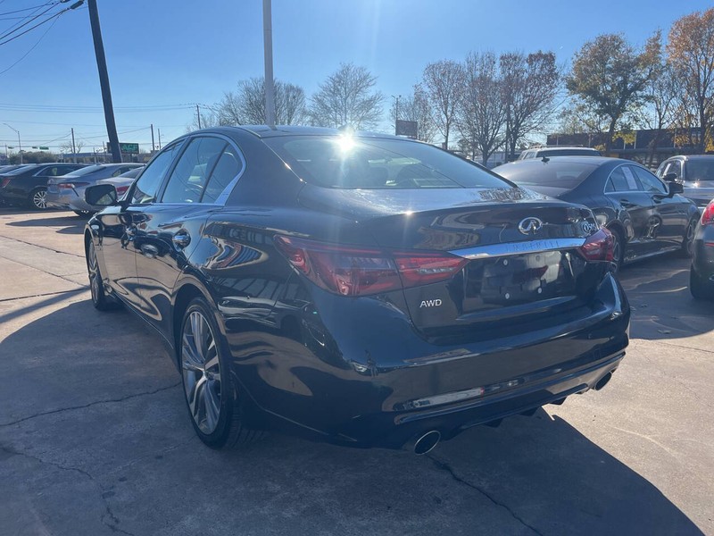 INFINITI Q50 Vehicle Image 02