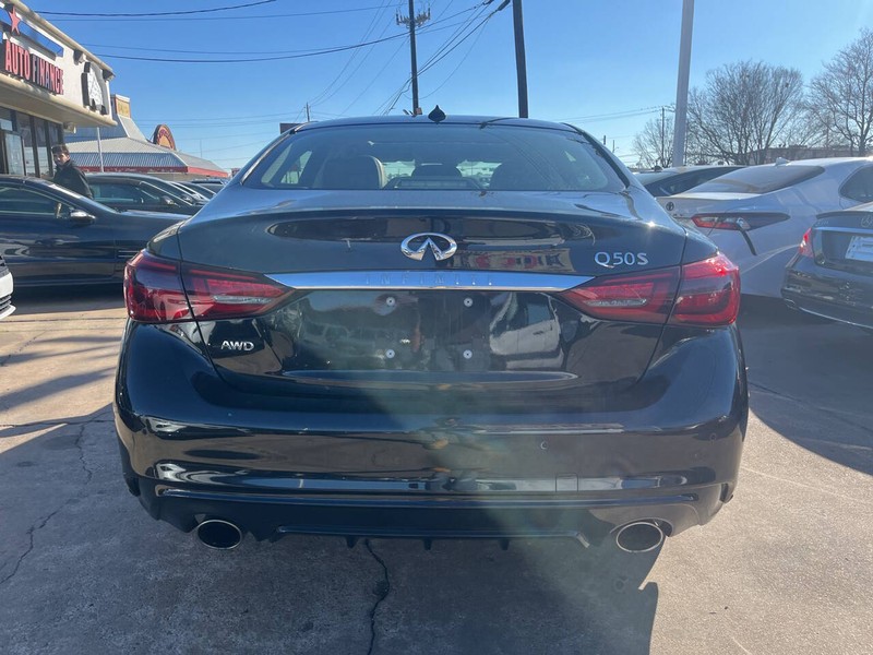 INFINITI Q50 Vehicle Image 03