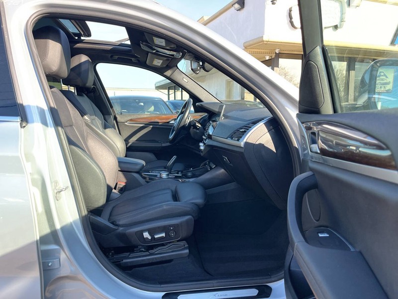 BMW X3 Vehicle Image 10