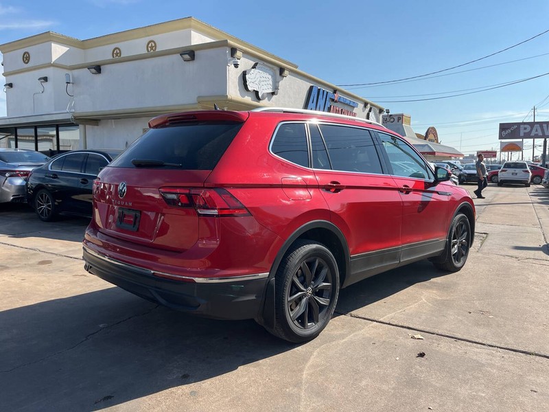 Volkswagen Tiguan Vehicle Image 04