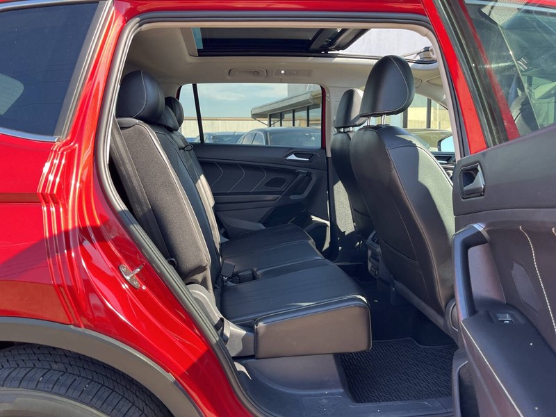 Volkswagen Tiguan Vehicle Image 10