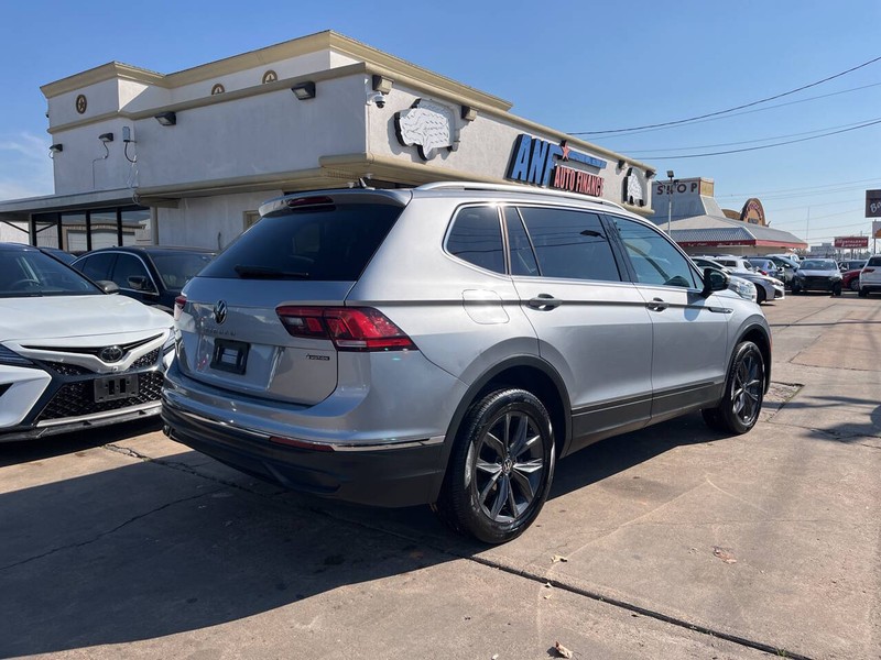 Volkswagen Tiguan Vehicle Image 04