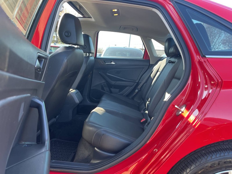 Volkswagen Jetta Vehicle Image 08