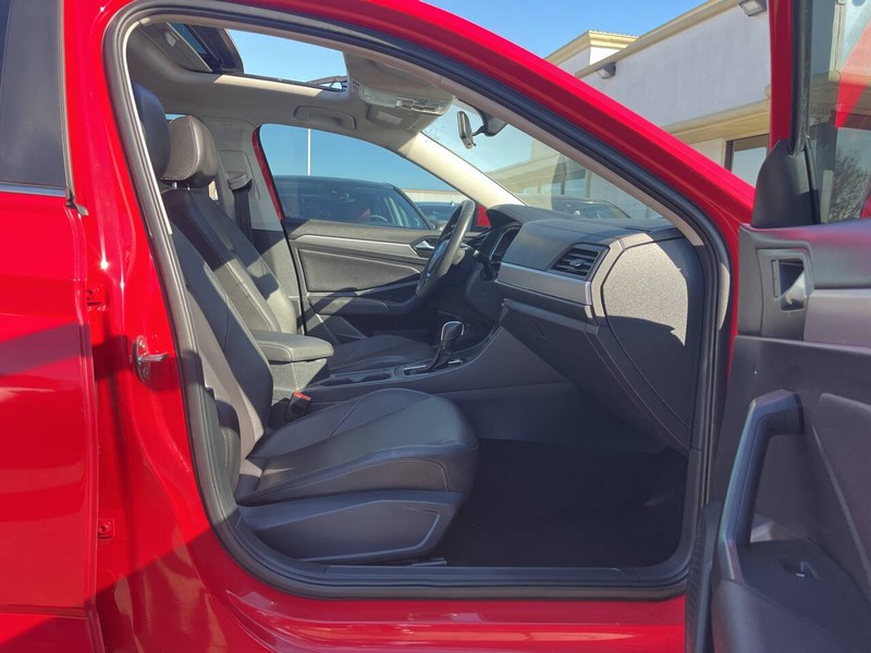 Volkswagen Jetta Vehicle Image 12