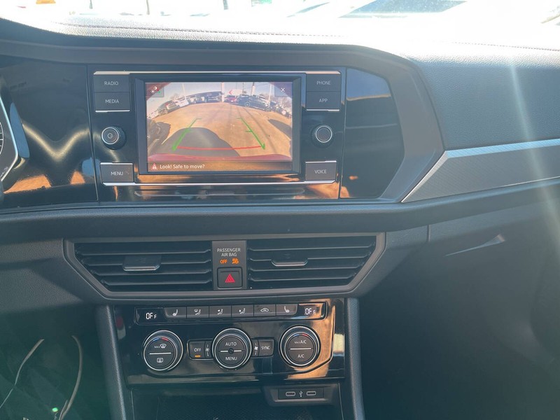 Volkswagen Jetta Vehicle Image 13