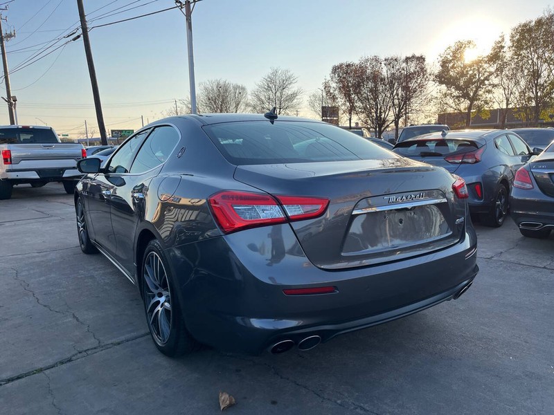 Maserati Ghibli Vehicle Image 02