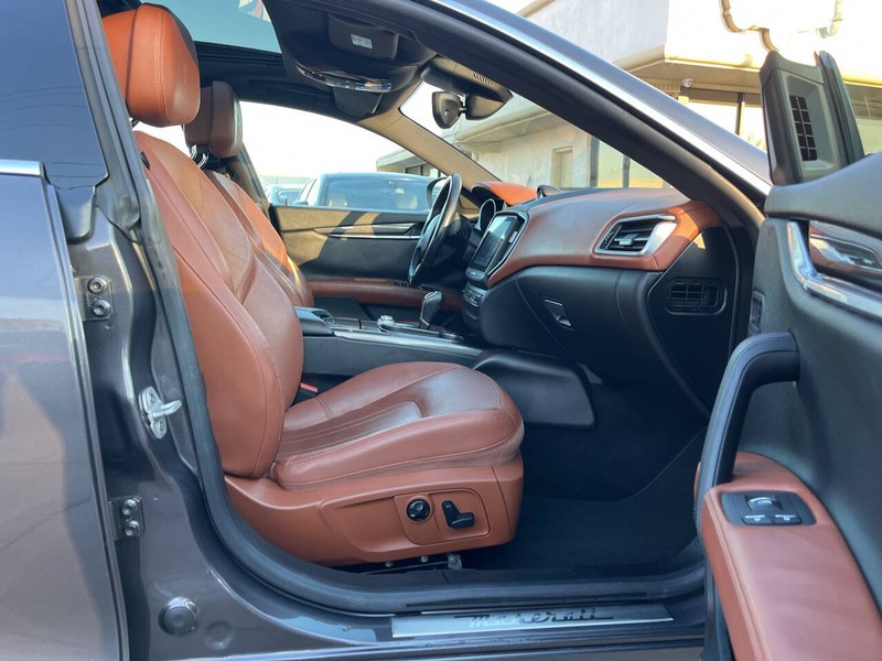 Maserati Ghibli Vehicle Image 10